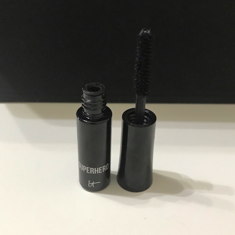 IT cosmetics mini Superhero mascara